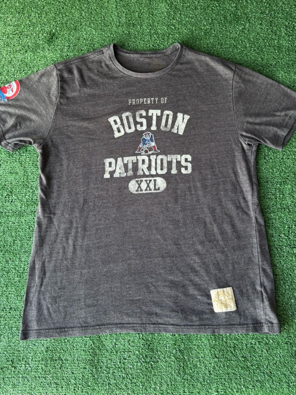 Boston Patriots grey tee size large